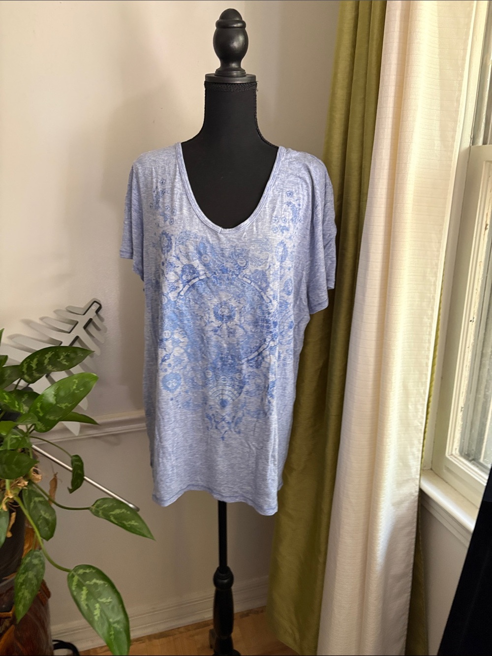 aerie Light Blue Short Sleeve V-Neck Graphic Tee